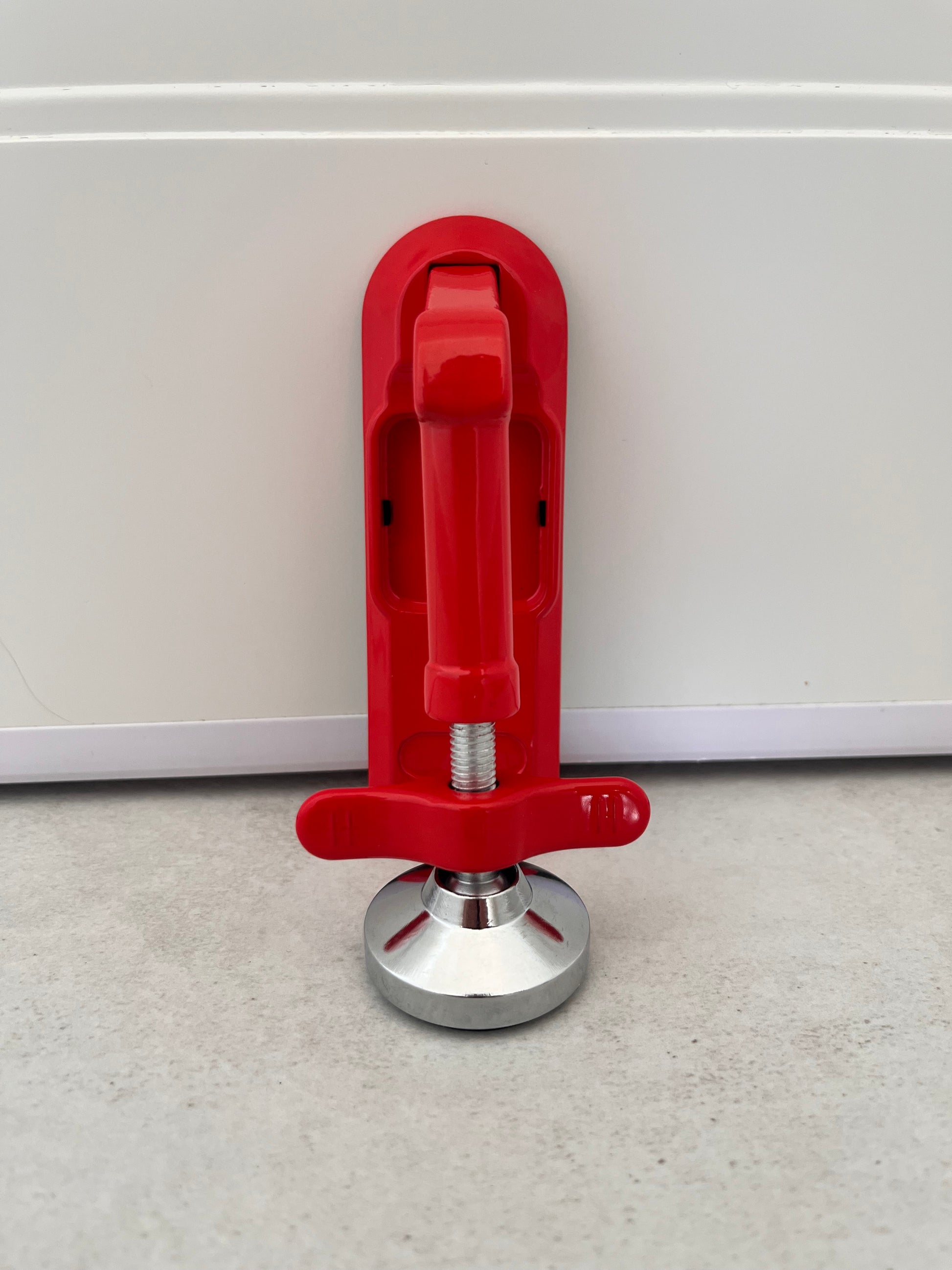 AlertGuard Pro – Your Portable Door Security Solution!