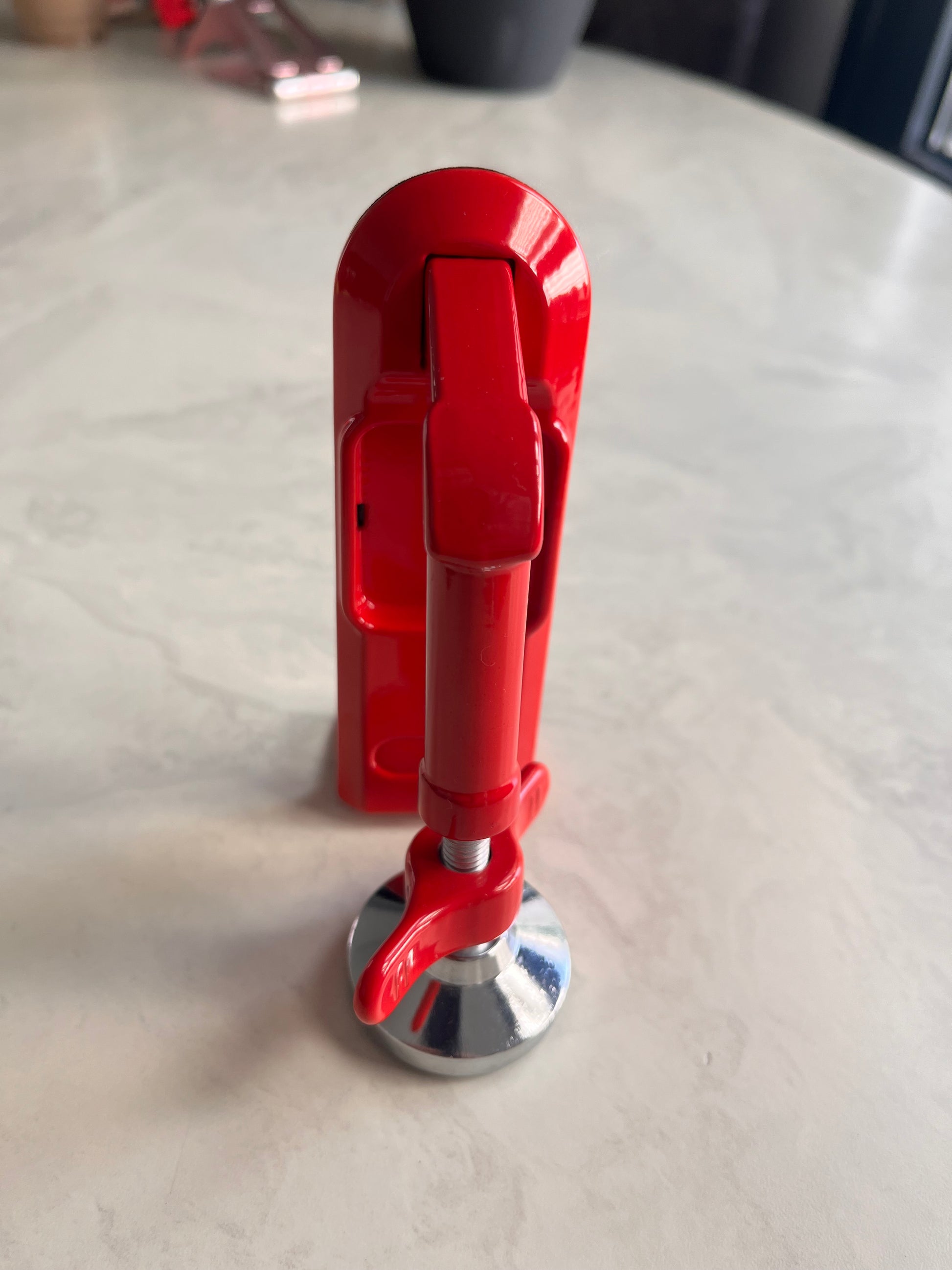 AlertGuard Pro – Your Portable Door Security Solution!